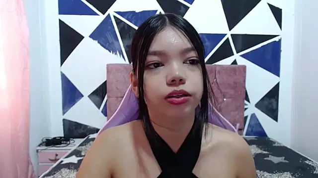 shy luna18 online show from December 5, 2025, 1:43 pm