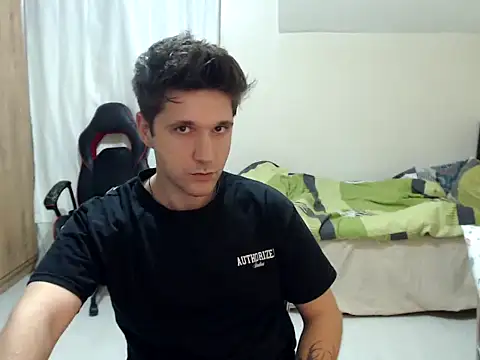 2handsomemann online show from September 16, 2025, 7:37 pm