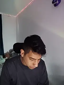 Juann-cock online show from February 4, 2026, 1:28 pm