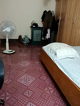 Moona heny online show from October 30, 2025, 12:03 pm