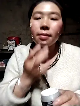 quynhkoolbae online show from March 9, 2026, 2:09 pm