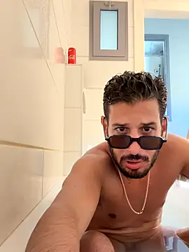 husbandandwifetobe online show from September 27, 2025, 2:01 pm