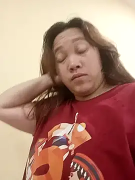 miumiu 00 online show from December 16, 2025, 10:47 pm