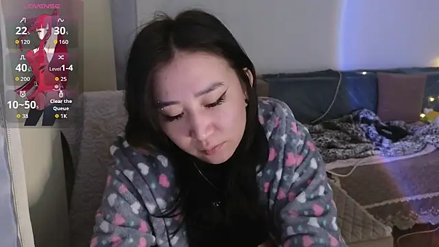 Snapshot of EvaDior13 chatting on October 7, 2025, 2:18 pm EvaDior13 online show from October 7, 2025, 2:18 pm