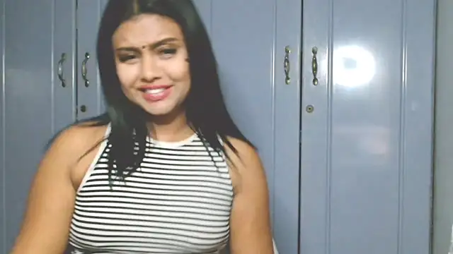 Indian GlowingMiax online show from October 5, 2025, 7:04 pm