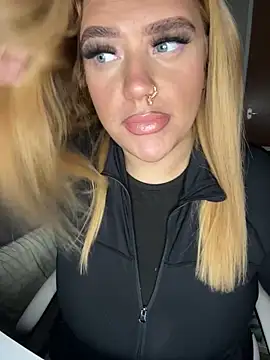 MysteriousMylaX online show from November 3, 2025, 2:31 pm