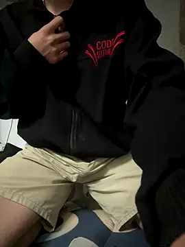 Snapshot of linh21107 chatting on December 3, 2025, 5:34 pm linh21107 online show from December 3, 2025, 5:34 pm