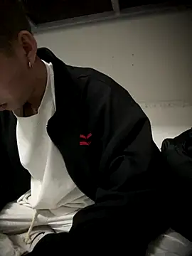 Snapshot of linh21107 chatting on November 27, 2025, 10:27 am linh21107 online show from November 27, 2025, 10:27 am