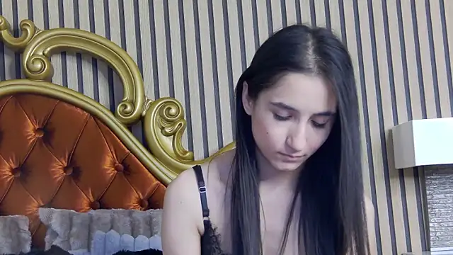 Snapshot of CarolinaBlair chatting on May 2, 2026, 5:23 am CarolinaBlair online show from May 2, 2026, 5:23 am