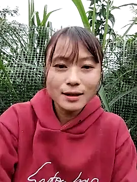 linda bae00 online show from November 12, 2025, 9:46 am