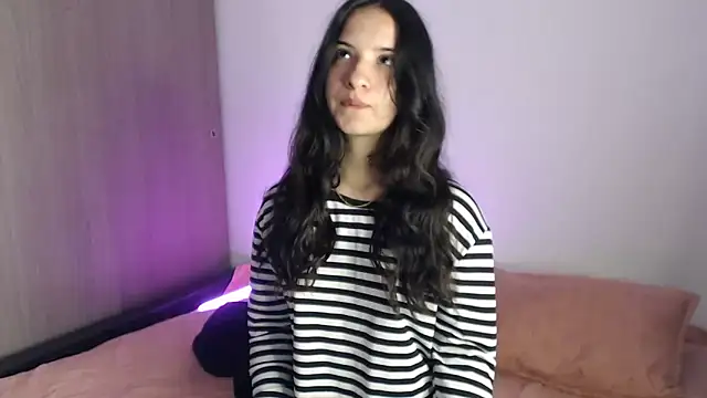   abrill   online show from December 19, 2025, 8:06 am