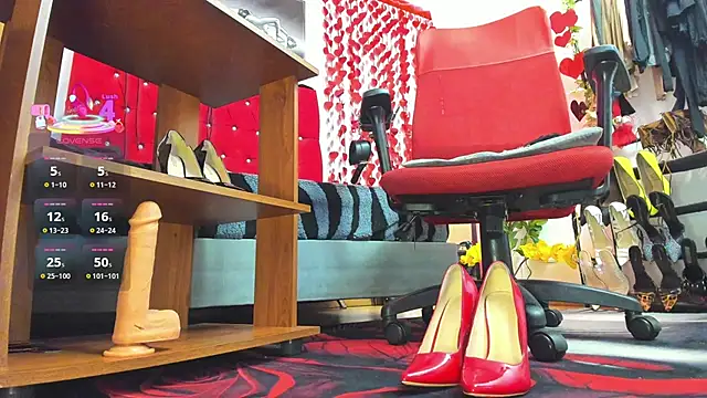 Snapshot of candy_conrad chatting on April 30, 2026, 1:07 pm candy conrad online show from April 30, 2026, 1:07 pm