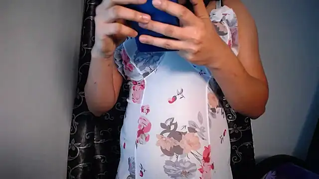 Spicy Maxy online show from September 19, 2025, 4:55 pm