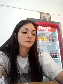 Danielaeliana online show from November 28, 2025, 8:42 pm