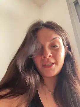 Danielaeliana online show from April 6, 2026, 6:09 pm