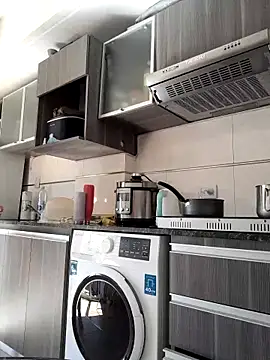 Danielaeliana online show from November 26, 2025, 7:03 pm