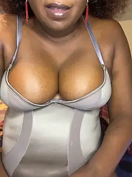 Missparis online show from March 18, 2026, 8:10 pm