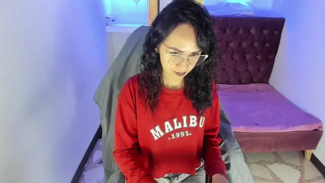 alison moon7 online show from October 28, 2025, 12:26 pm