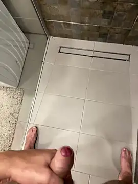 MrZli online show from November 4, 2025, 5:28 pm