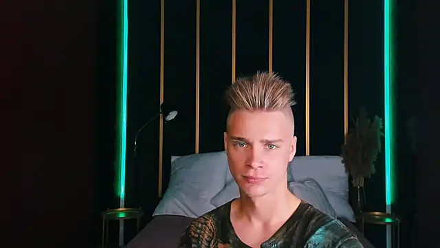 LawrenceMiles online show from September 15, 2025, 10:48 am