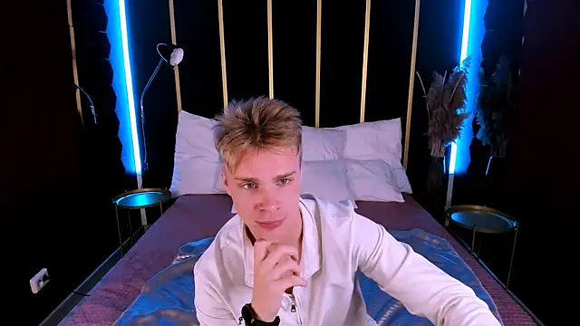 LawrenceMiles online show from October 5, 2025, 11:23 am