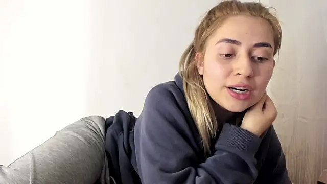 min-ji online show from September 29, 2025, 2:07 am