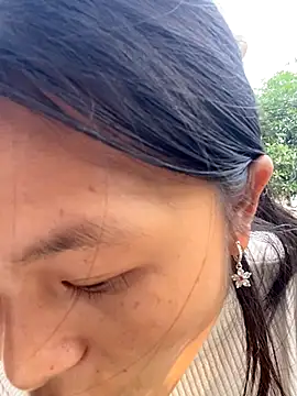 milo bae online show from December 3, 2025, 1:06 am