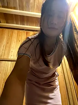 phungtiti online show from October 5, 2025, 3:47 pm