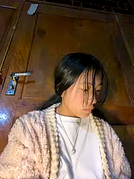 EmLy02 online show from November 1, 2025, 12:43 pm