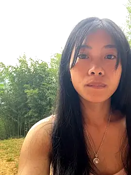 EmLy02 online show from October 11, 2025, 12:00 am