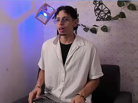 nicolai drake online show from October 15, 2025, 12:53 am