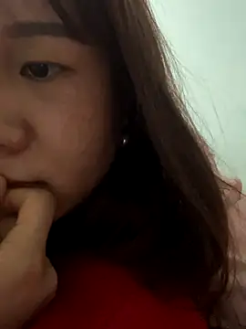 qinejr37 online show from October 4, 2025, 11:06 pm