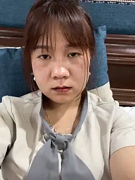 qinejr37 online show from September 24, 2025, 4:52 am