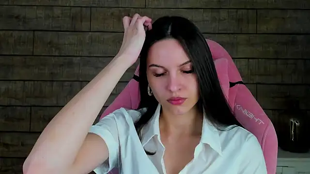 AlisaVersailles online show from November 23, 2025, 4:06 pm