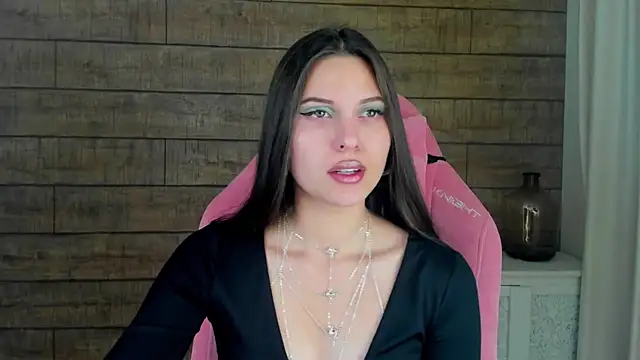 AlisaVersailles online show from November 25, 2025, 4:40 pm