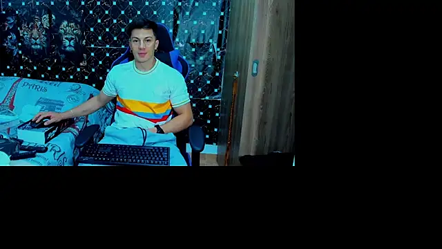 javiersexymann online show from December 4, 2025, 11:48 pm