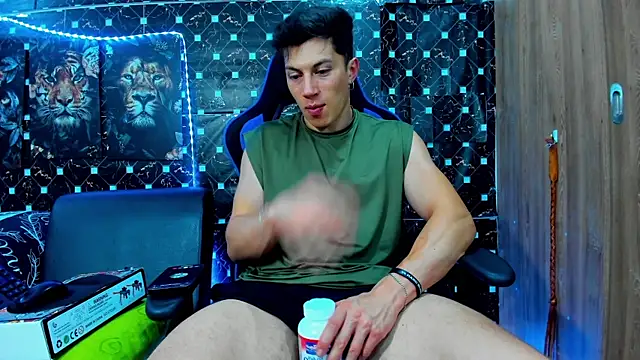 javiersexymann online show from September 12, 2025, 11:26 pm