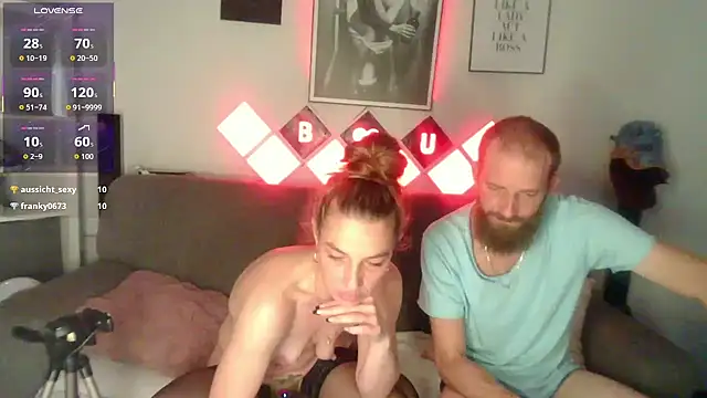 XBellaXundXUweX online show from November 5, 2025, 10:46 pm