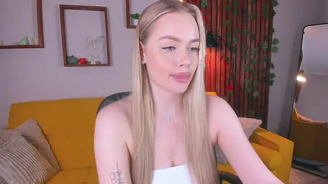 AvroraGoldie online show from November 30, 2025, 10:38 am