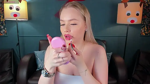 AvroraGoldie online show from January 15, 2026, 11:24 am