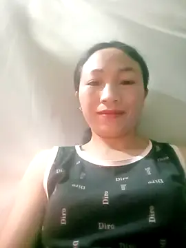 lucybaby00 online show from December 17, 2025, 9:31 pm