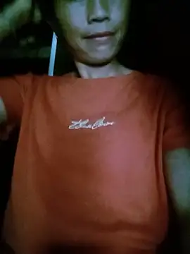 lucybaby00 online show from June 19, 2026, 10:54 am