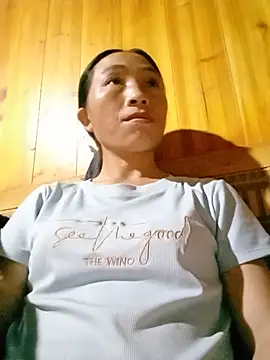 lucybaby00 online show from July 25, 2026, 11:27 am