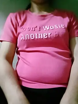 lucybaby00 online show from June 16, 2026, 3:12 pm