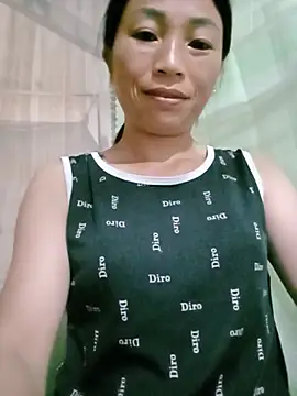 lucybaby00 online show from June 30, 2026, 9:48 pm