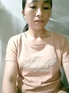 lucybaby00 online show from July 13, 2026, 3:55 pm