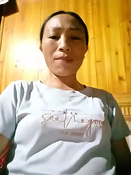 lucybaby00 online show from July 17, 2026, 12:24 pm