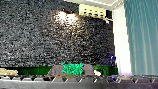 AnneSins online show from October 12, 2025, 5:14 pm