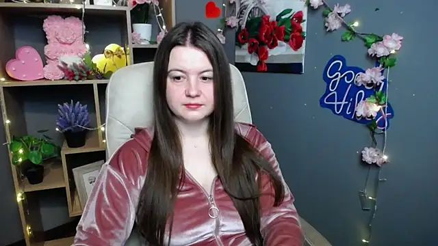 MavkaCute online show from May 25, 2026, 6:17 pm