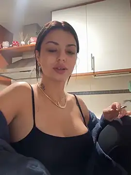 NoeliaGarcia17 online show from October 21, 2025, 9:36 pm